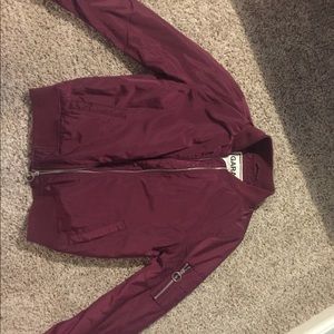 maroon bomber jacket (size: small)
